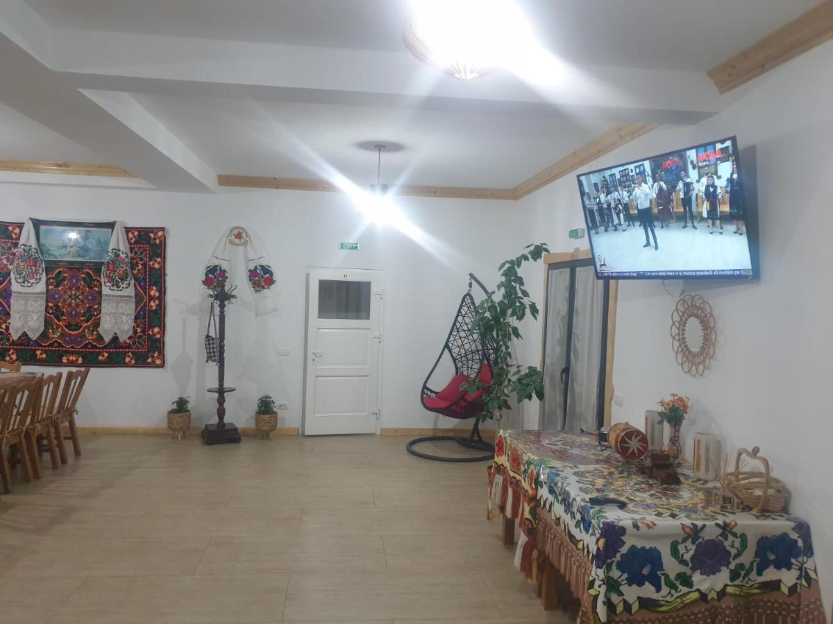 Casa Tomoiaga 호텔 Vişeu de Sus 외부 사진